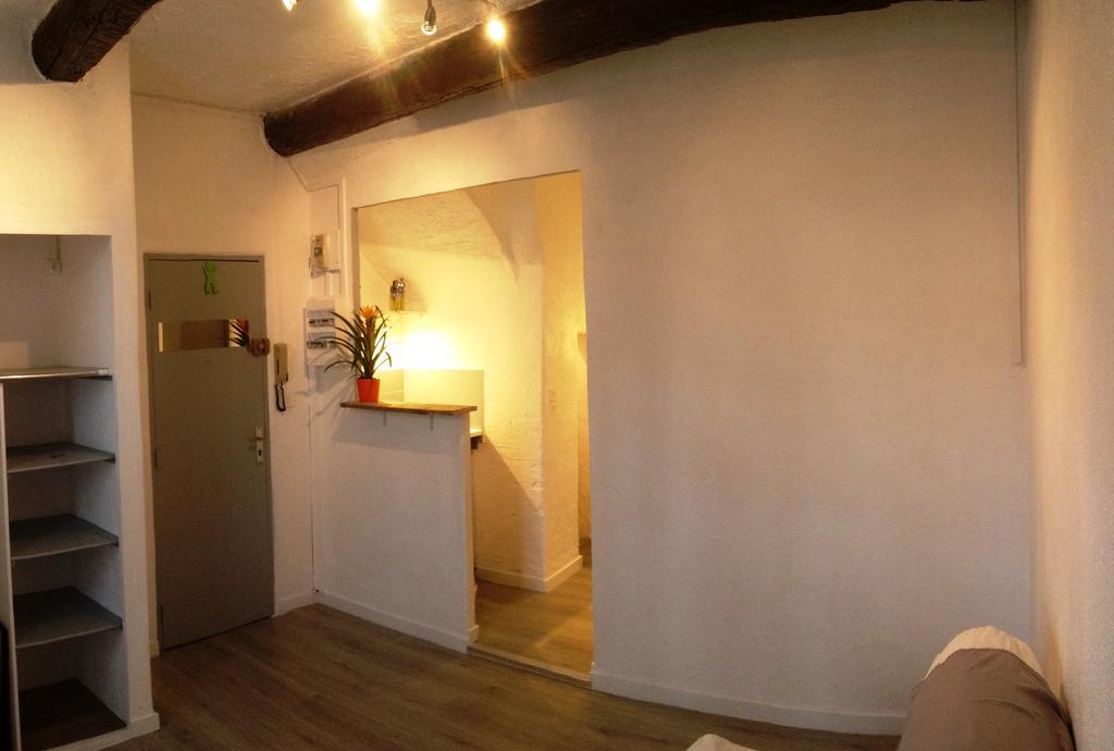 Appartement L'Atypique Пертюи Екстериор снимка